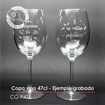 Copas grabadas de vino